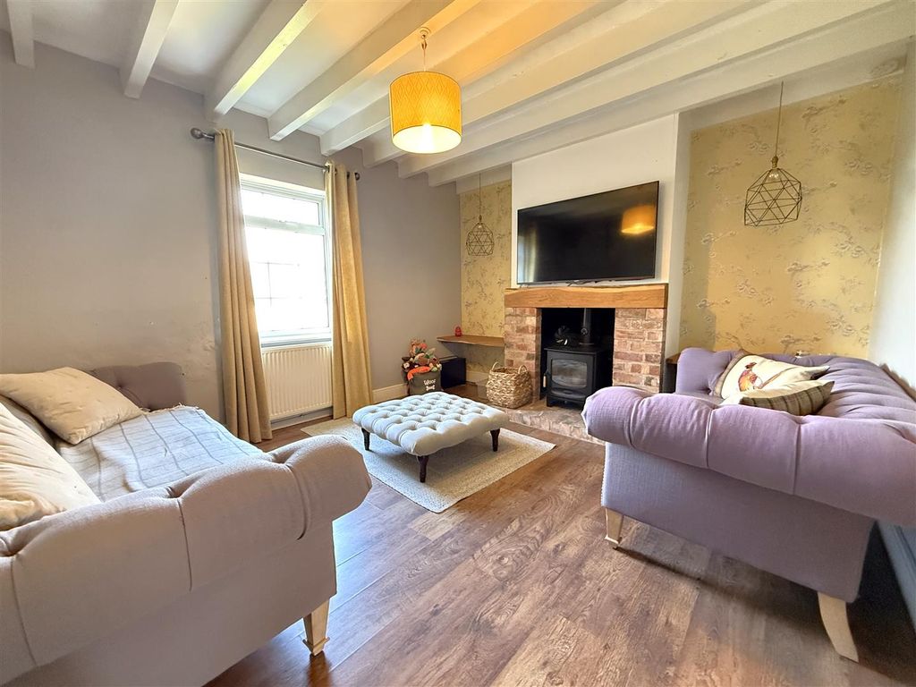 Property photo 3 of 21 Sitting Room