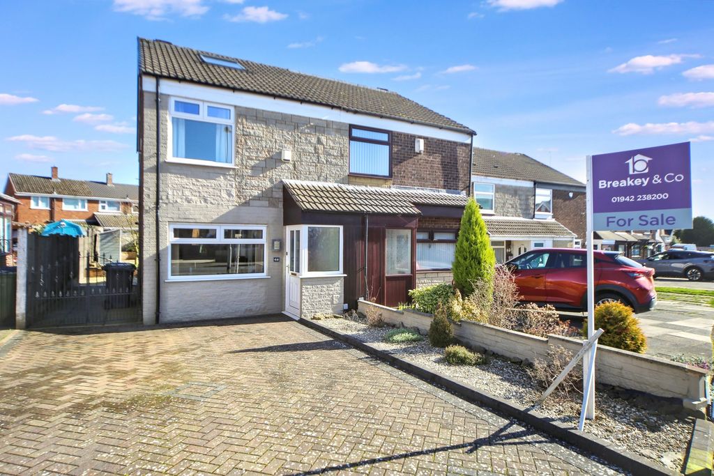 Property photo 1 of 24