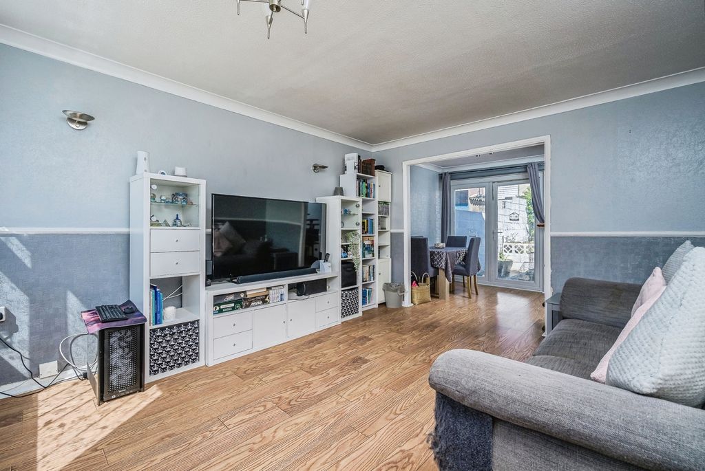Property photo 2 of 17 Pbox-Img.Jpg