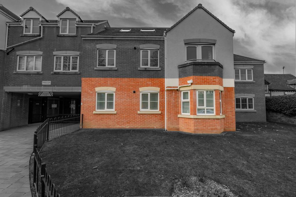 Property photo 1 of 24