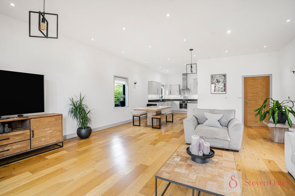 Property photo 3 of 27 65_59406_Watermarked