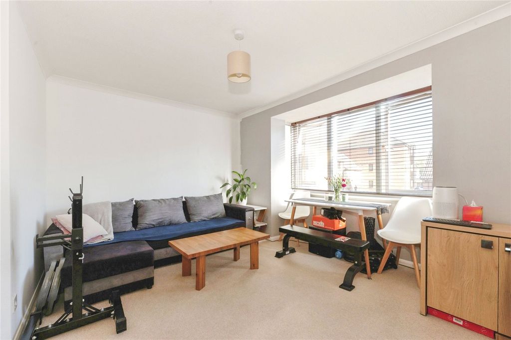 Property photo 2 of 17 Picture No. 31