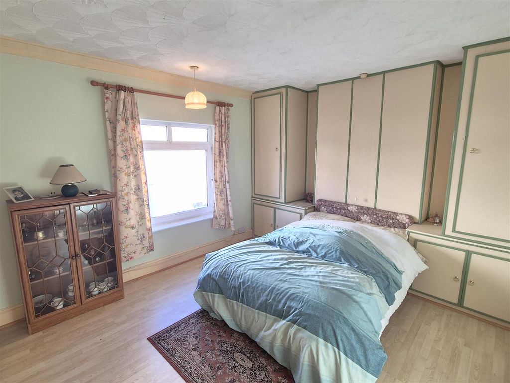 Property photo 2 of 13 Bedroom One