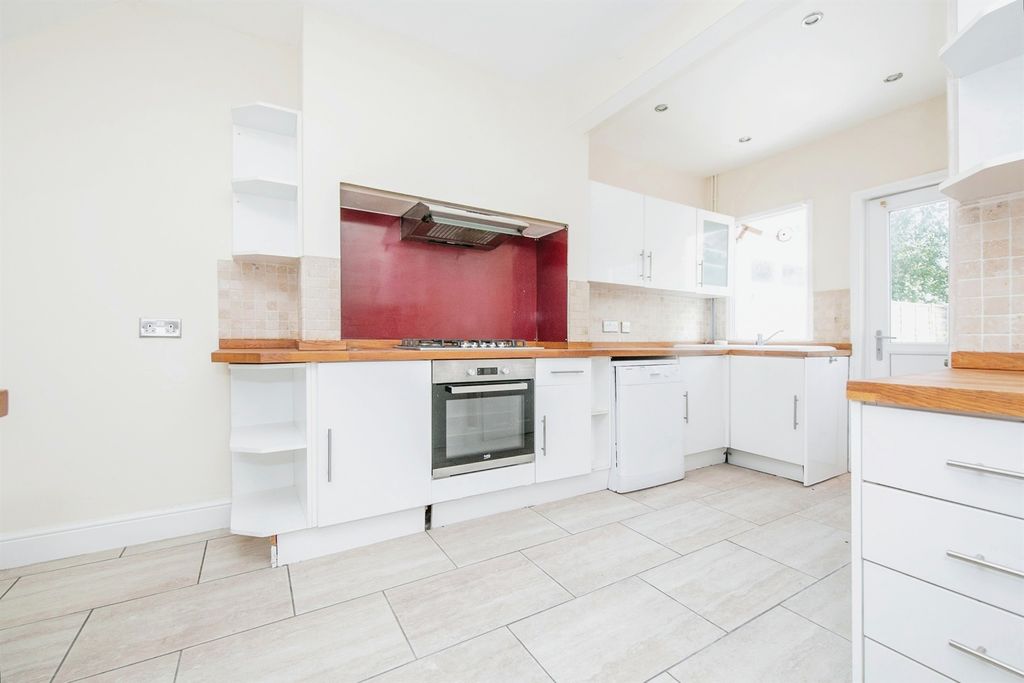 Property photo 2 of 17