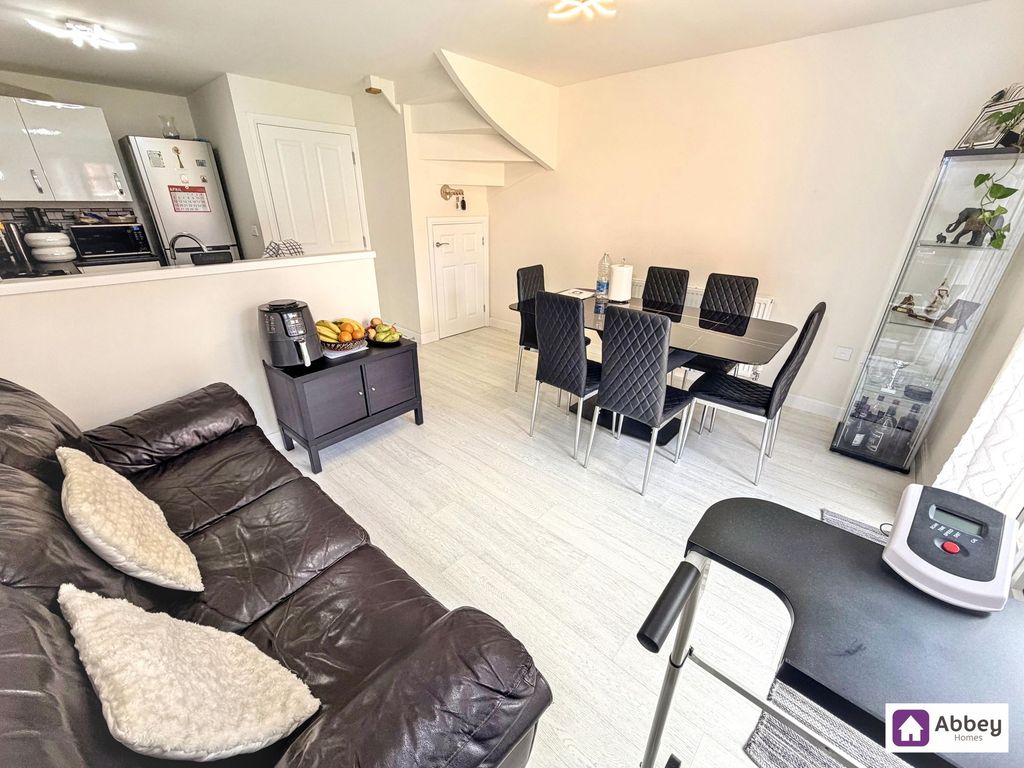 Property photo 2 of 15 Family Kitchen