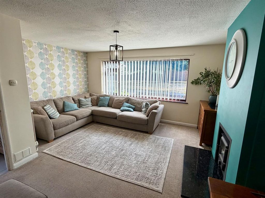 Property photo 3 of 25