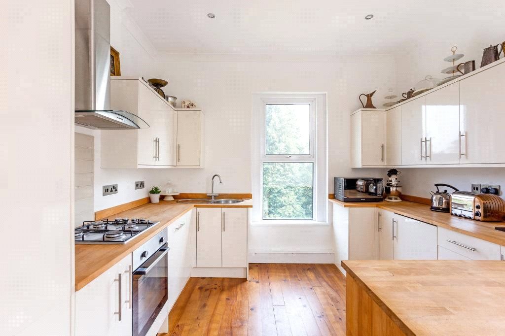 Property photo 2 of 12 Kitchen