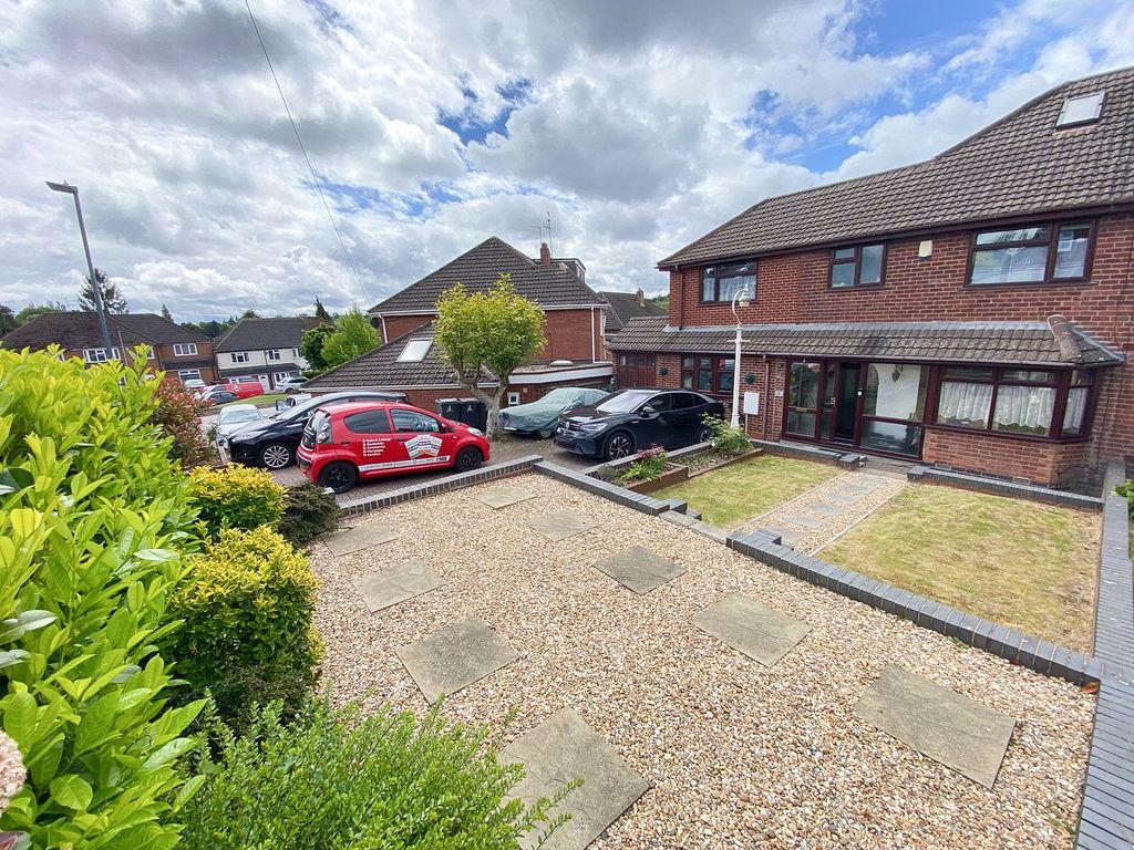 Property photo 2 of 33