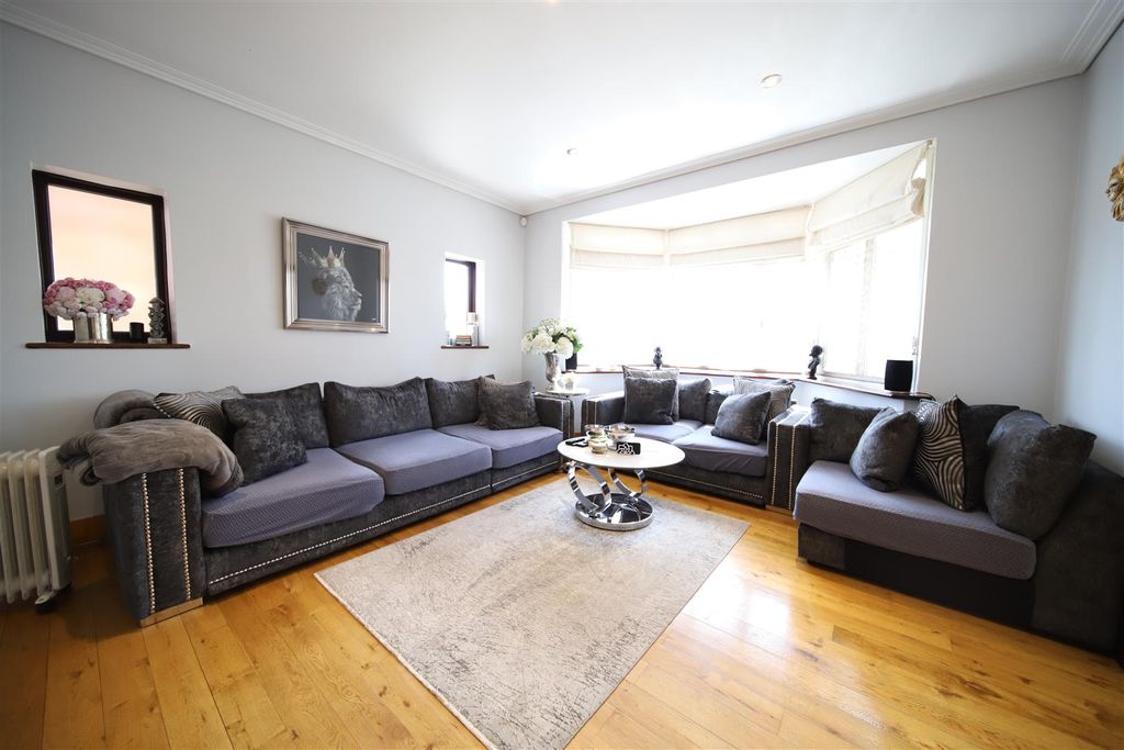 Property photo 3 of 15 11.Jpg