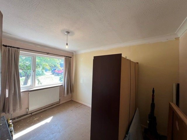 Property photo 3 of 10 Bedroom 1