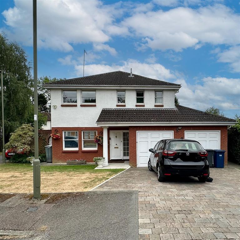 Property photo 2 of 26 2 Rawlins Close, N3 (25)-Edit.Jpg