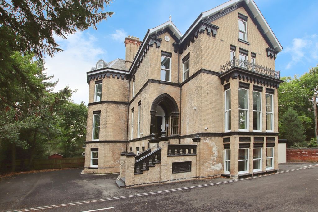 Property photo 2 of 14 4882612