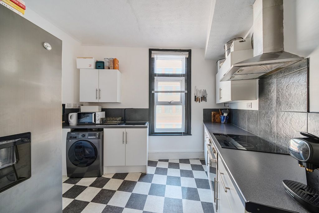 Property photo 3 of 12 Picture No. 04