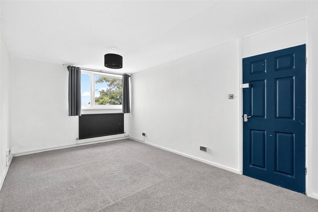 Property photo 2 of 21 Picture No. 12