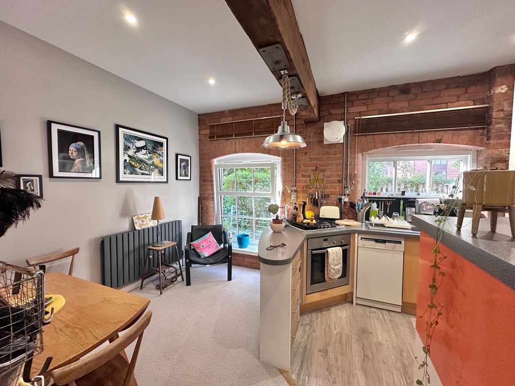 Property photo 3 of 33 Kitchen Diner 1