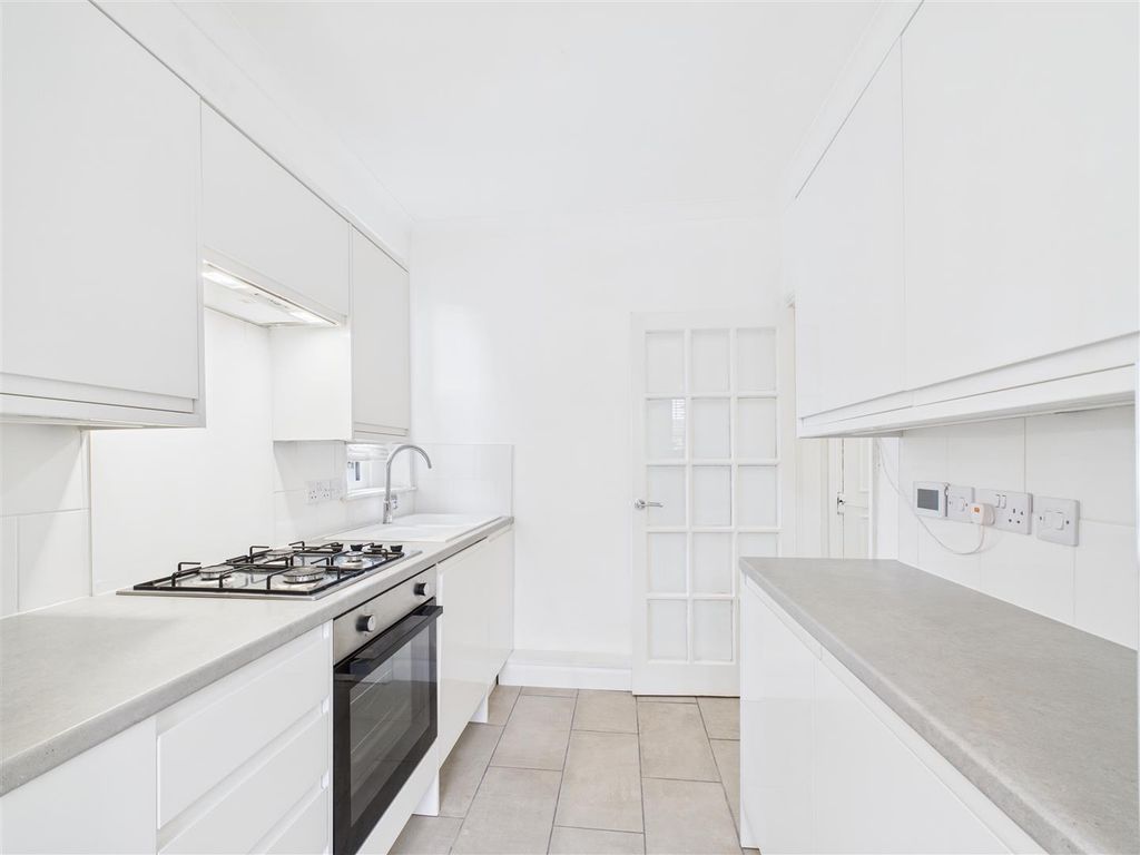 Property photo 3 of 15 Cam03557G0-Pr0152-Still010.Jpg