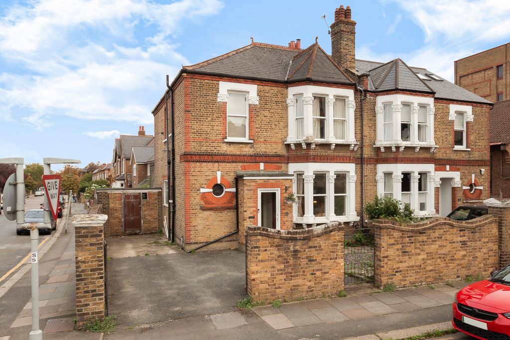 Property photo 1 of 8