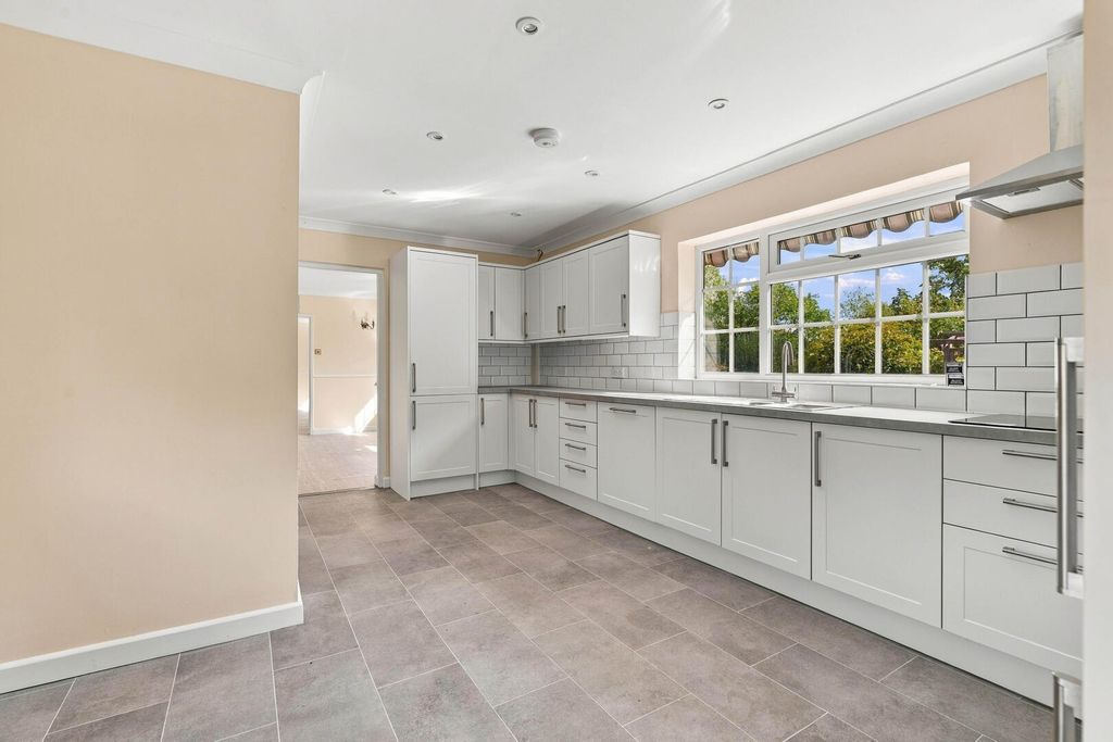 Property photo 3 of 49 Kitchen