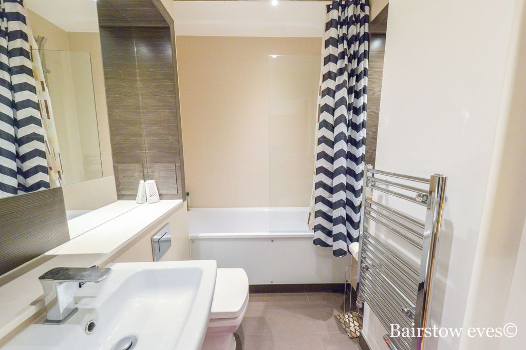 Property photo 2 of 4 Bathroom