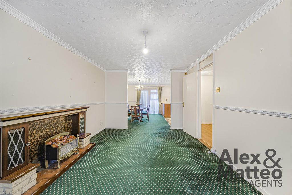 Property photo 3 of 25 Raymouth Road