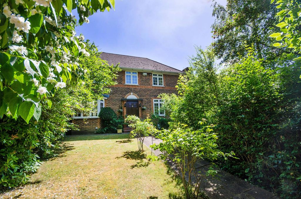 Property photo 1 of 18