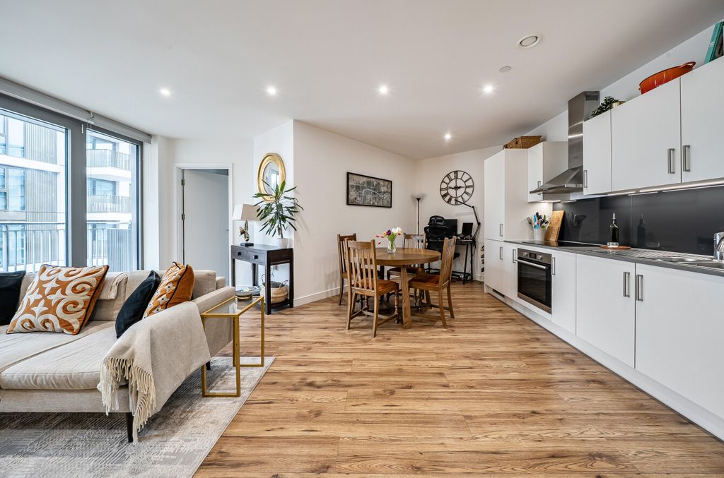 Property photo 2 of 11