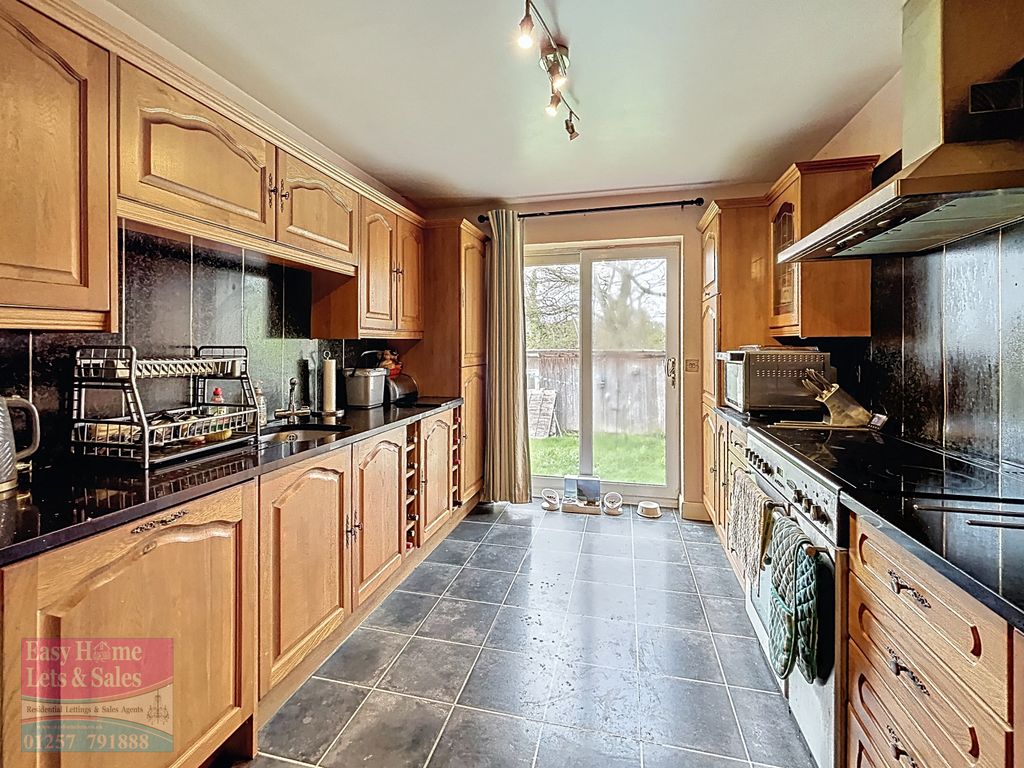 Property photo 2 of 23 Kitchen