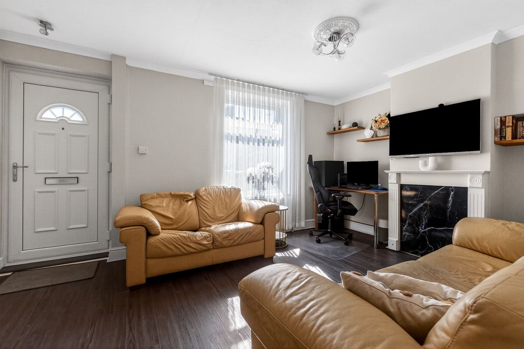 Property photo 3 of 19