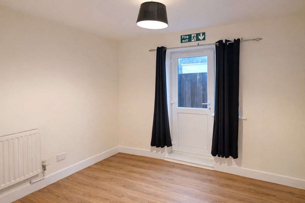 Property photo 2 of 10 Picture No. 09