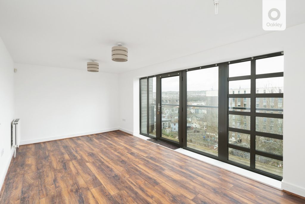 Property photo 2 of 18 3096705