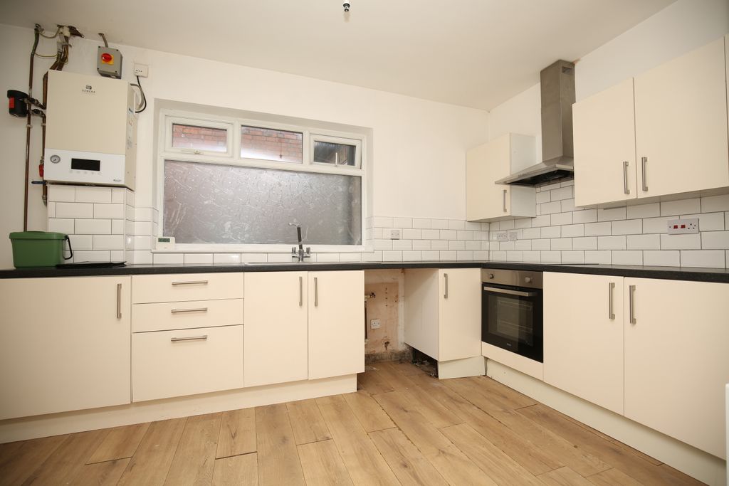 Property photo 2 of 9 4X8A7168