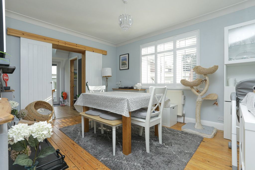 Property photo 3 of 14 Picture 3