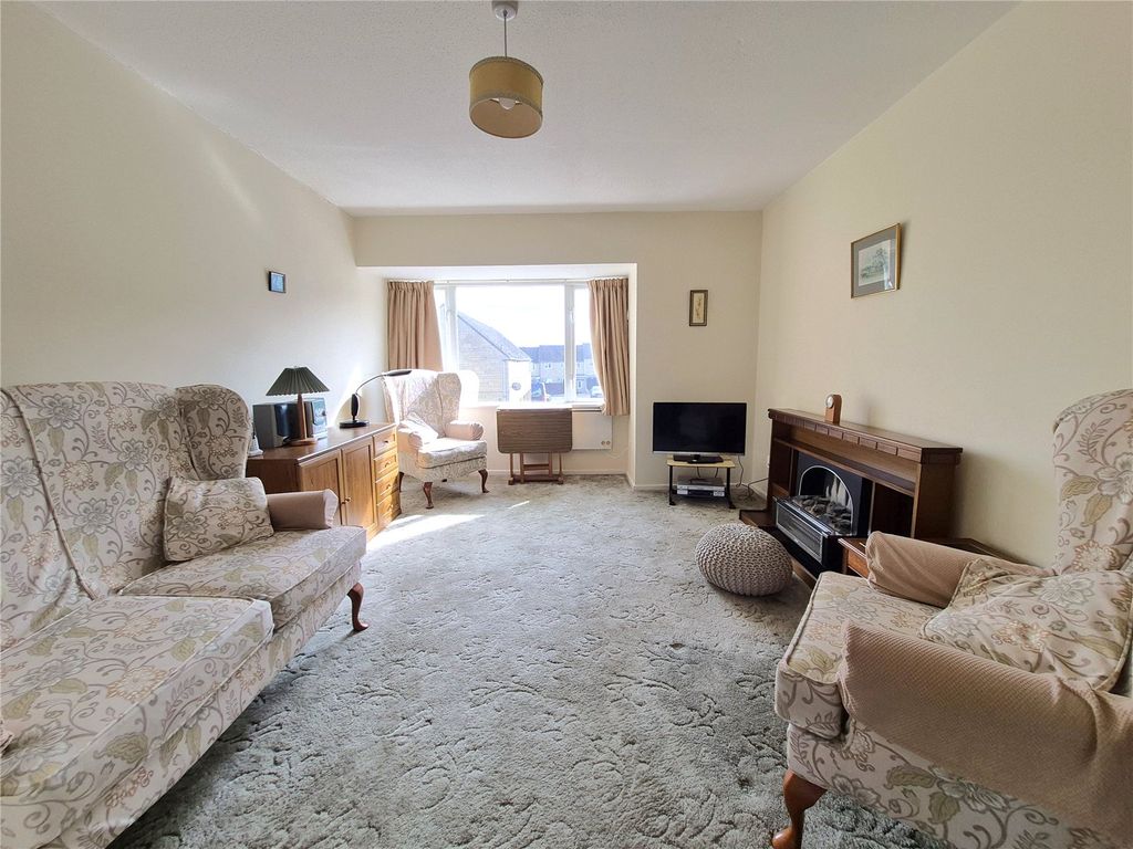 Property photo 2 of 6 Picture No. 12