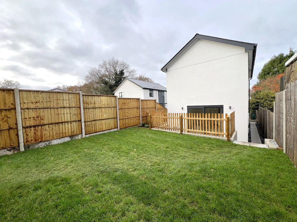 Property photo 2 of 23