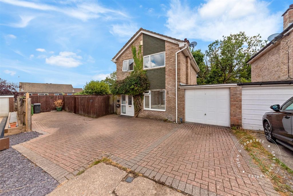 Property photo 1 of 31 Hughs-Close-29.Jpg