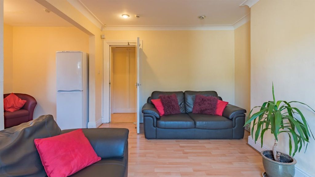 Property photo 1 of 9 Picture No. 11