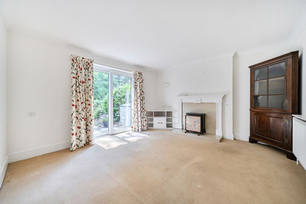 Property photo 3 of 17 1482516-7-6A392Ae...