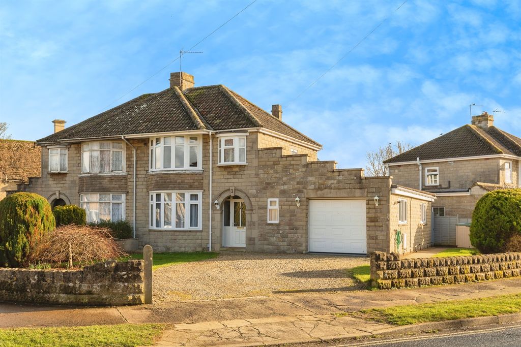 Property photo 1 of 18