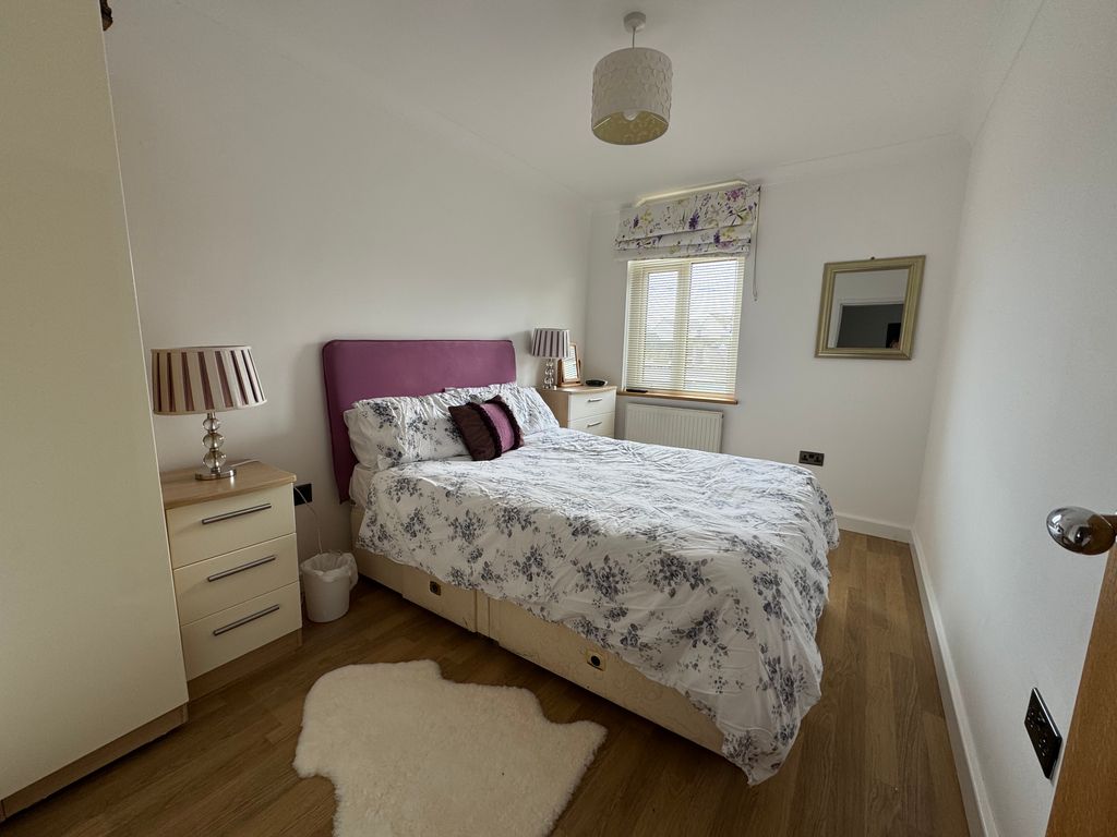 Property photo 2 of 25