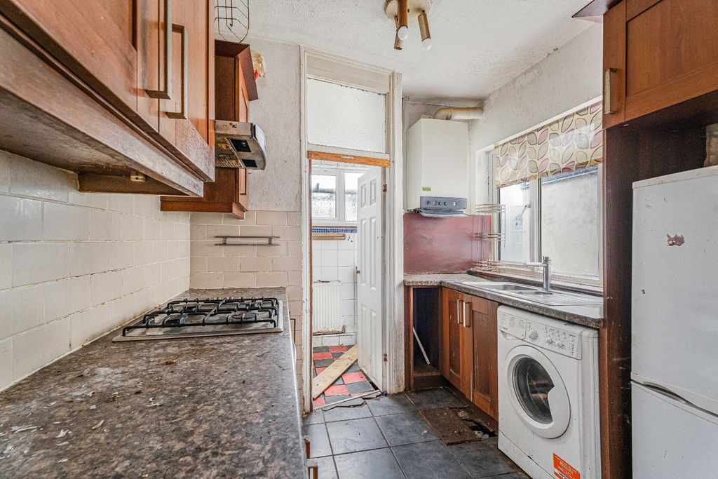 Property photo 3 of 23 Picture No. 14