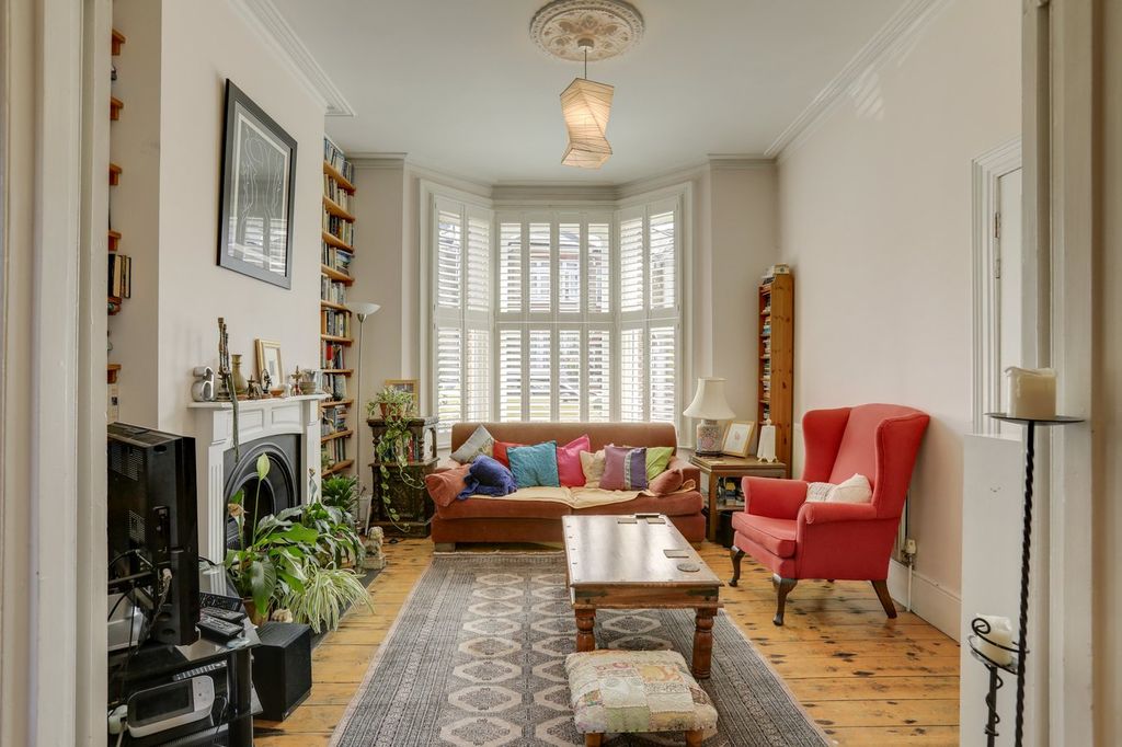 Property photo 2 of 16