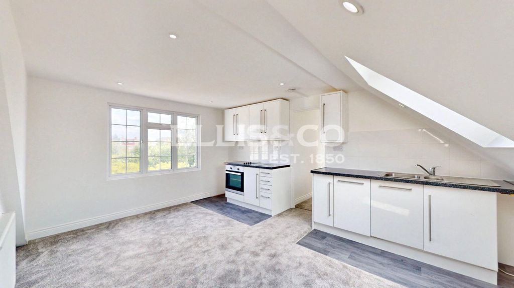 Property photo 1 of 18 Picture No. 23