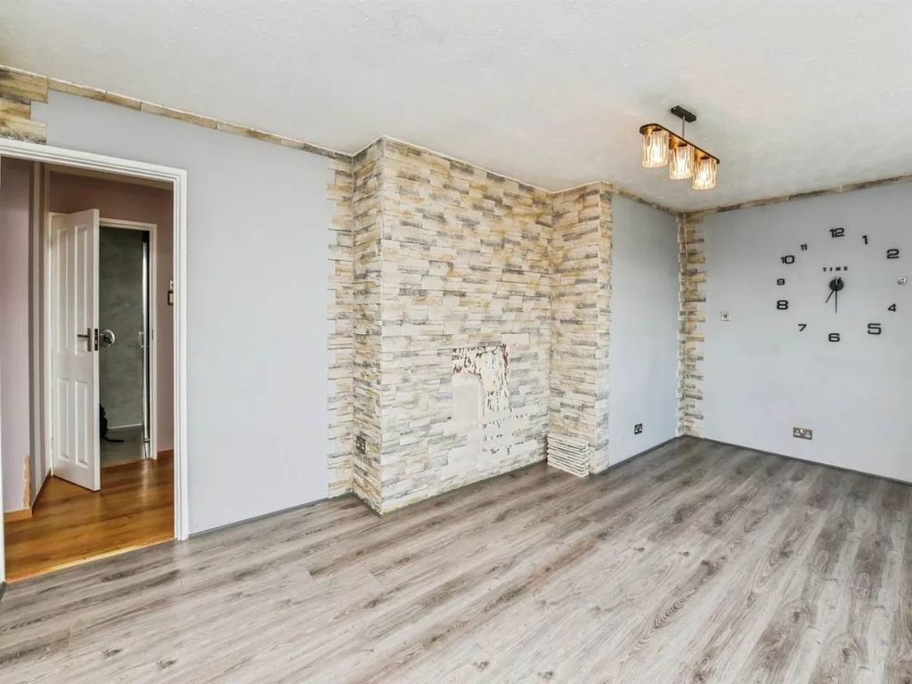 Property photo 1 of 3 Lounge