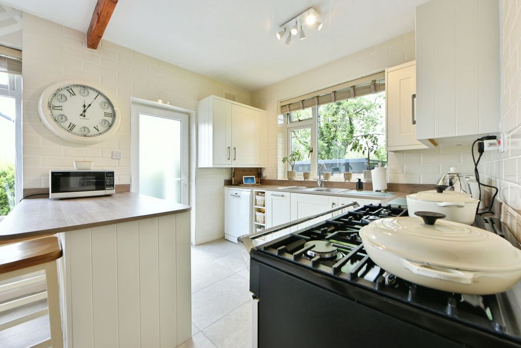 Property photo 3 of 26 Kitchen