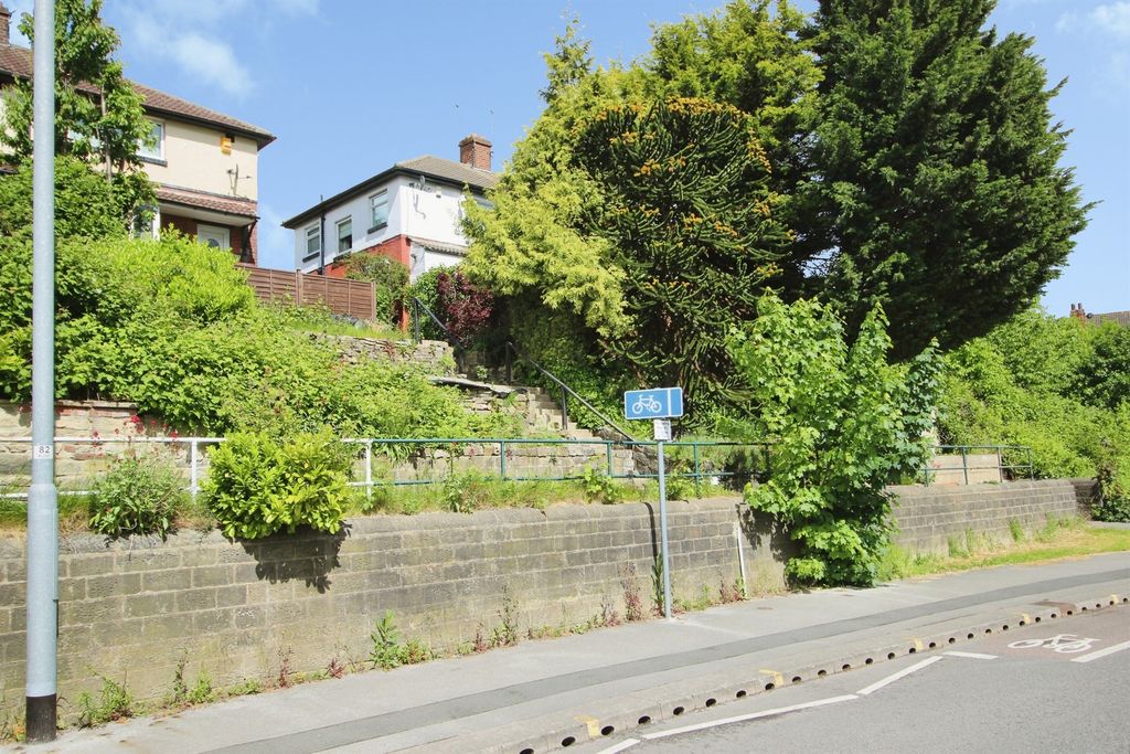Property photo 2 of 14