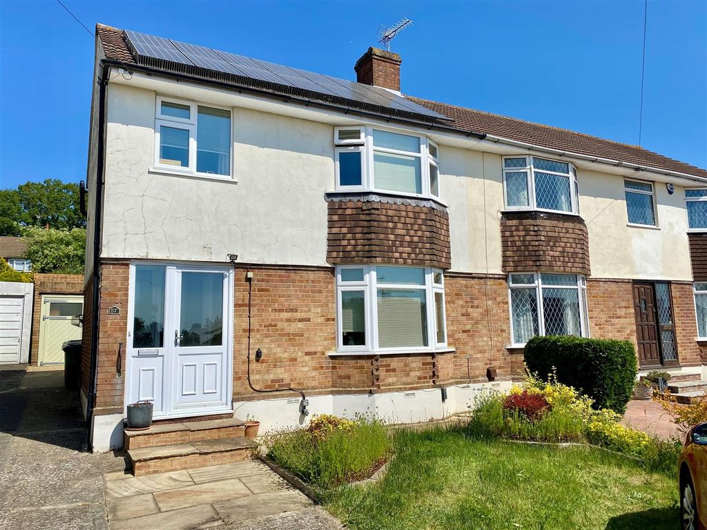 Property photo 1 of 14 57 Front.Jpg