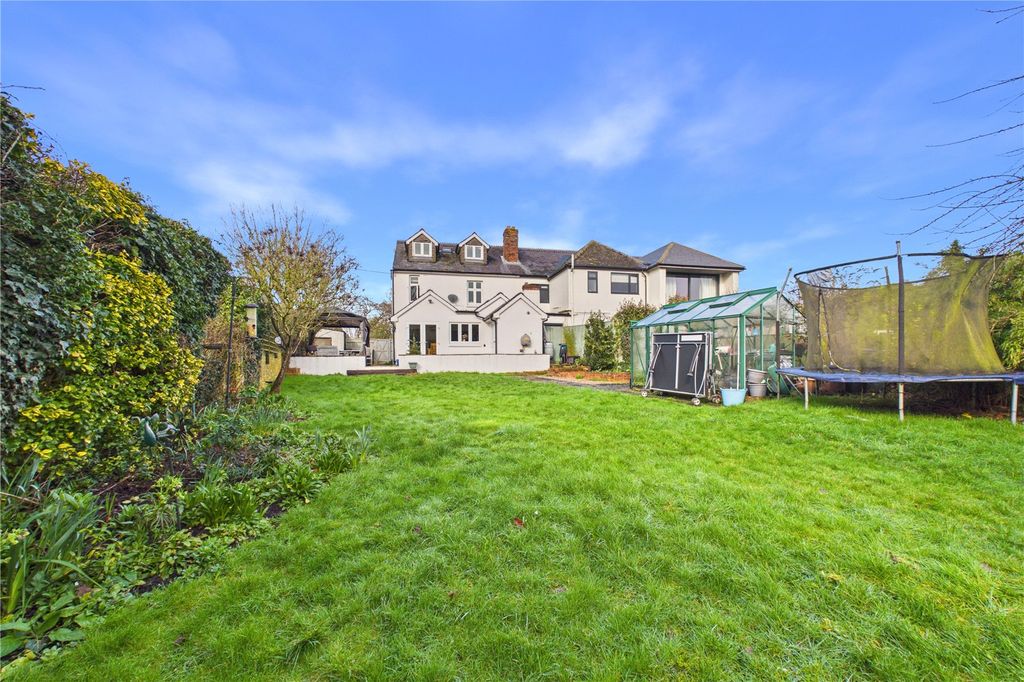 Property photo 2 of 21 Garden