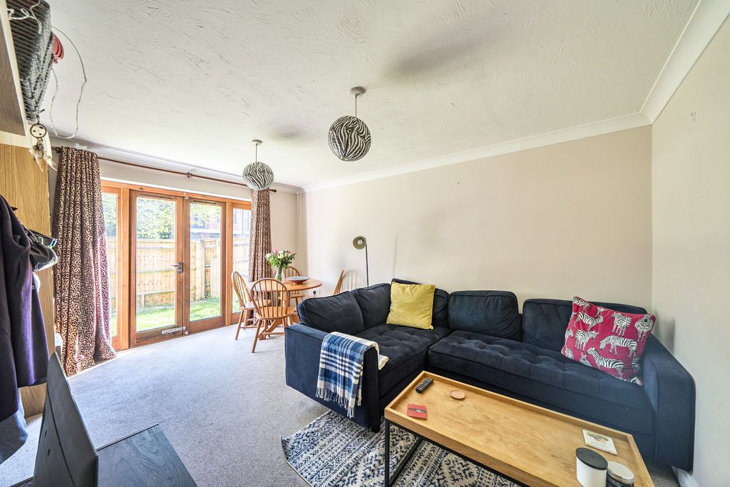 Property photo 3 of 9 Photo 6