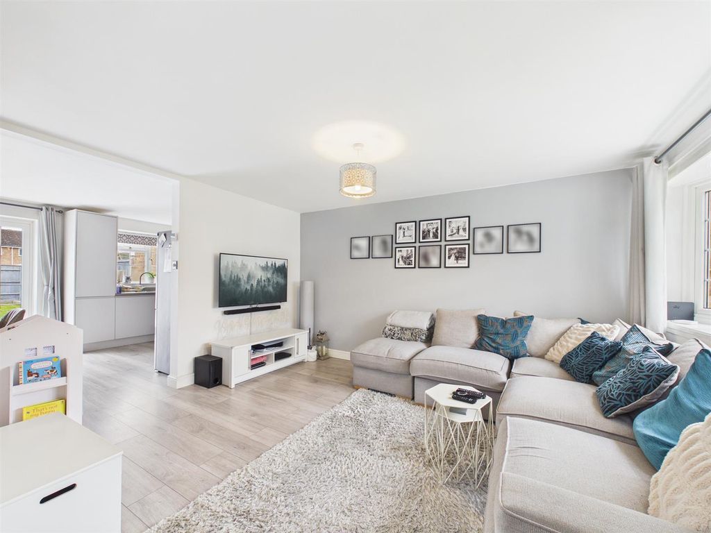 Property photo 2 of 11 Cam02435G0-Pr0163-Still001.Jpg