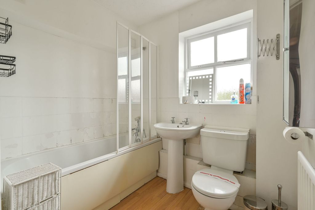 Property photo 2 of 5